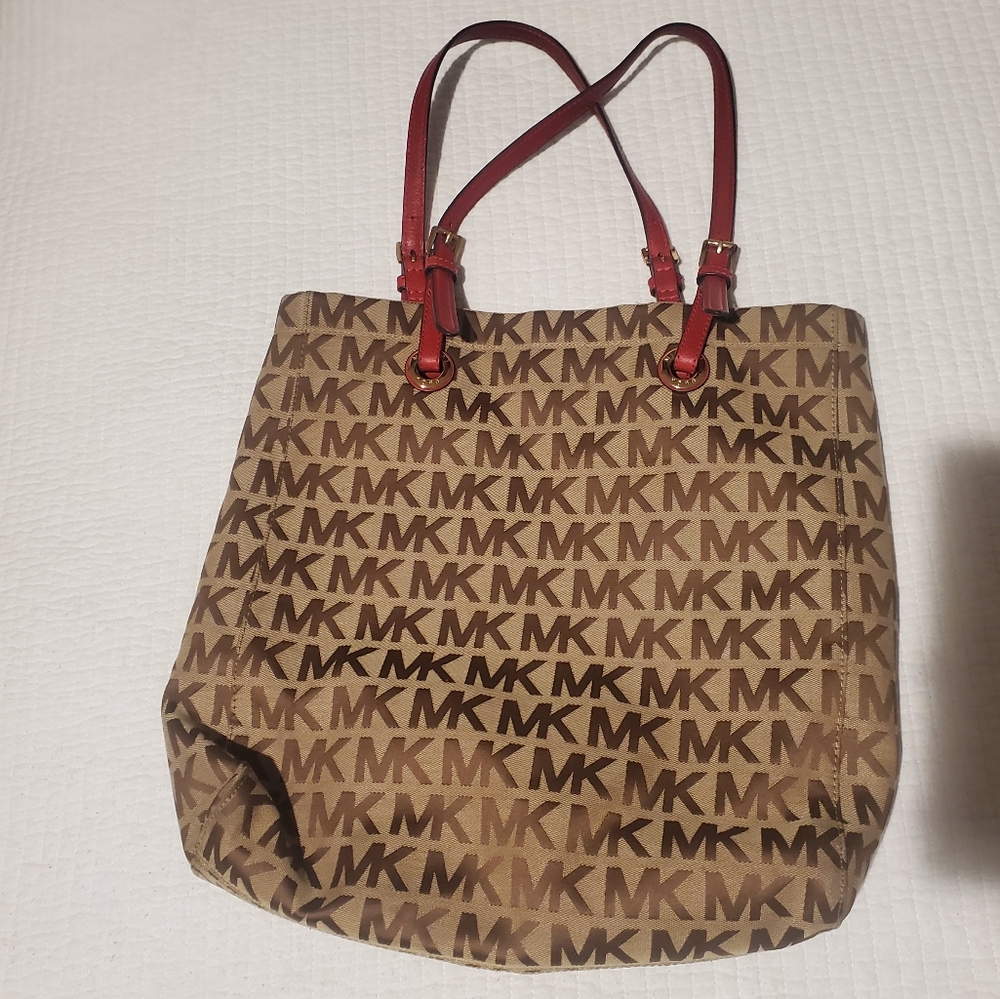 🚨Michael Kors Tan and Red Signature Tote